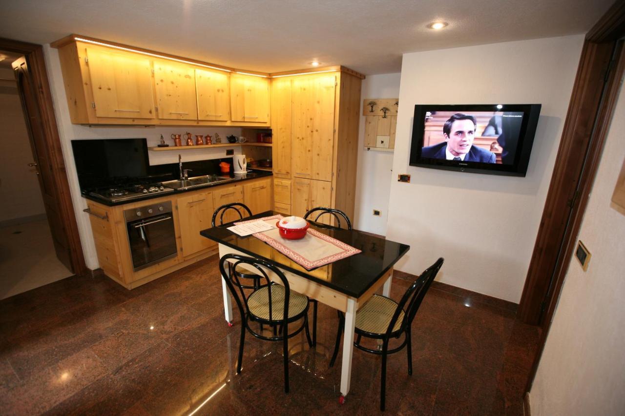 Suite Del Villaggio Sarre Exterior photo
